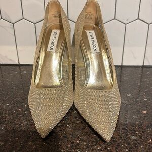 Steve Madden Martina-R- gold rhinestones size 8w- stunning sparkling heels